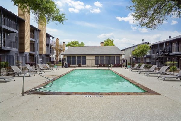 Hadley @ Bellmar Apartments apartments in Dallas, TX
