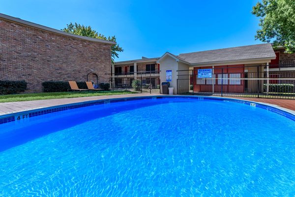 Tierra del Sol apartments in Irving, TX