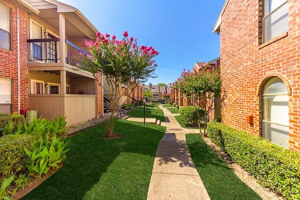 The Colonies Apartments apartments in Desoto, TX