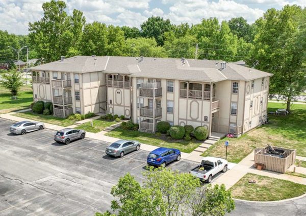Summit Point Apartment Homes apartments in Lee S Summit, MO