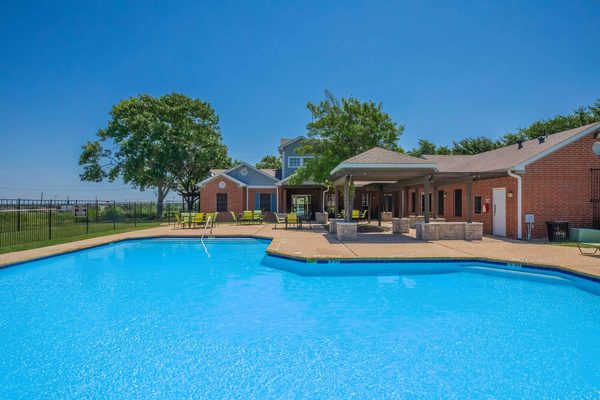 Greens of Hickory Trail apartments in Dallas, TX
