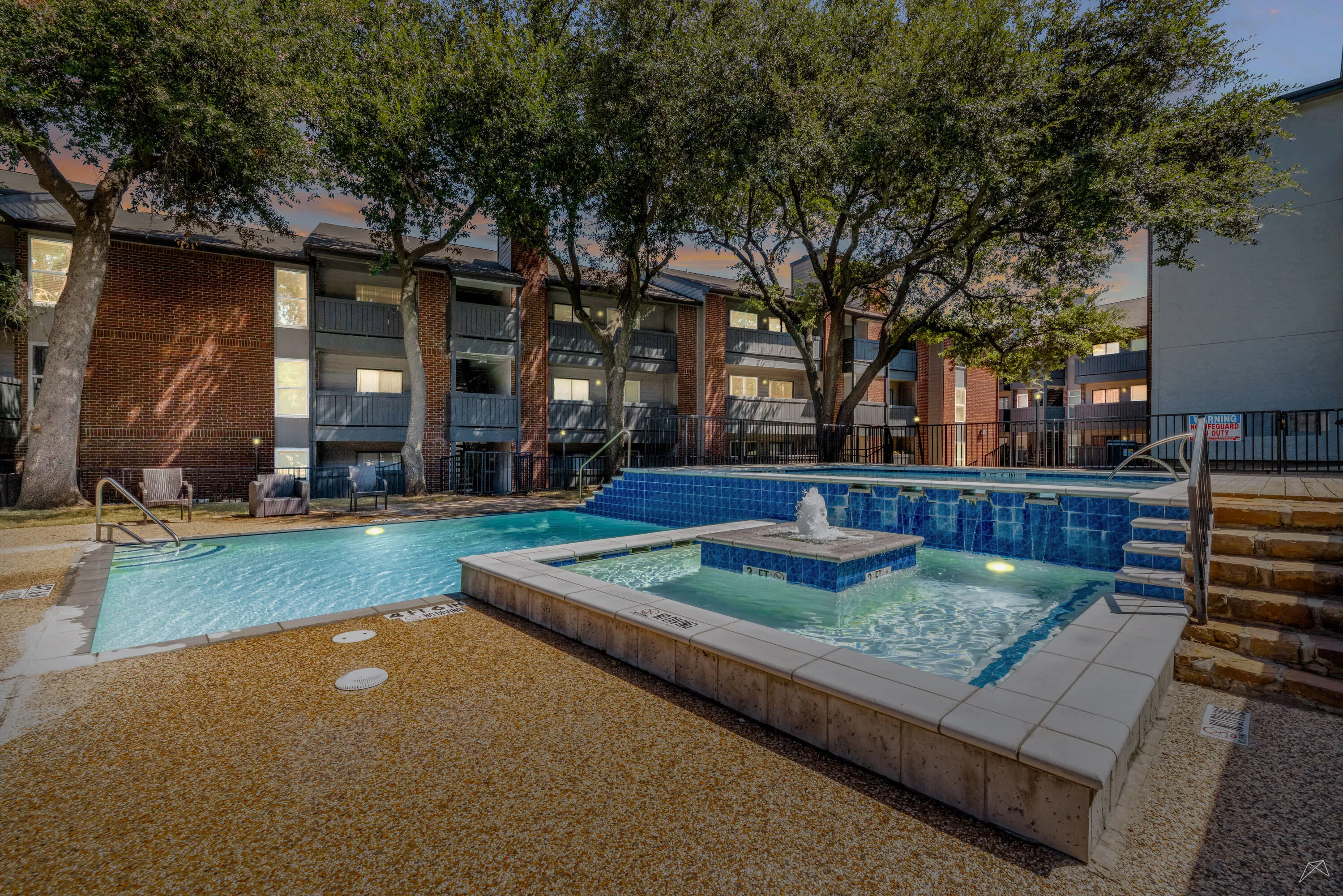 Luna Apartments apartments in Dallas, TX