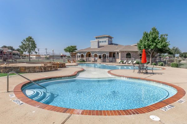 Magnolia At Mesquite Creek apartments in Mesquite, TX