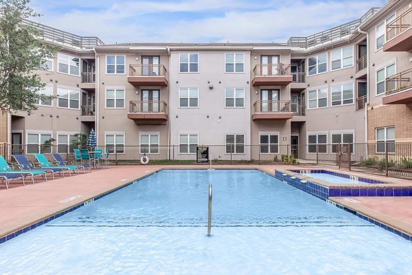 Villas at Vanston Park apartments in Mesquite, TX