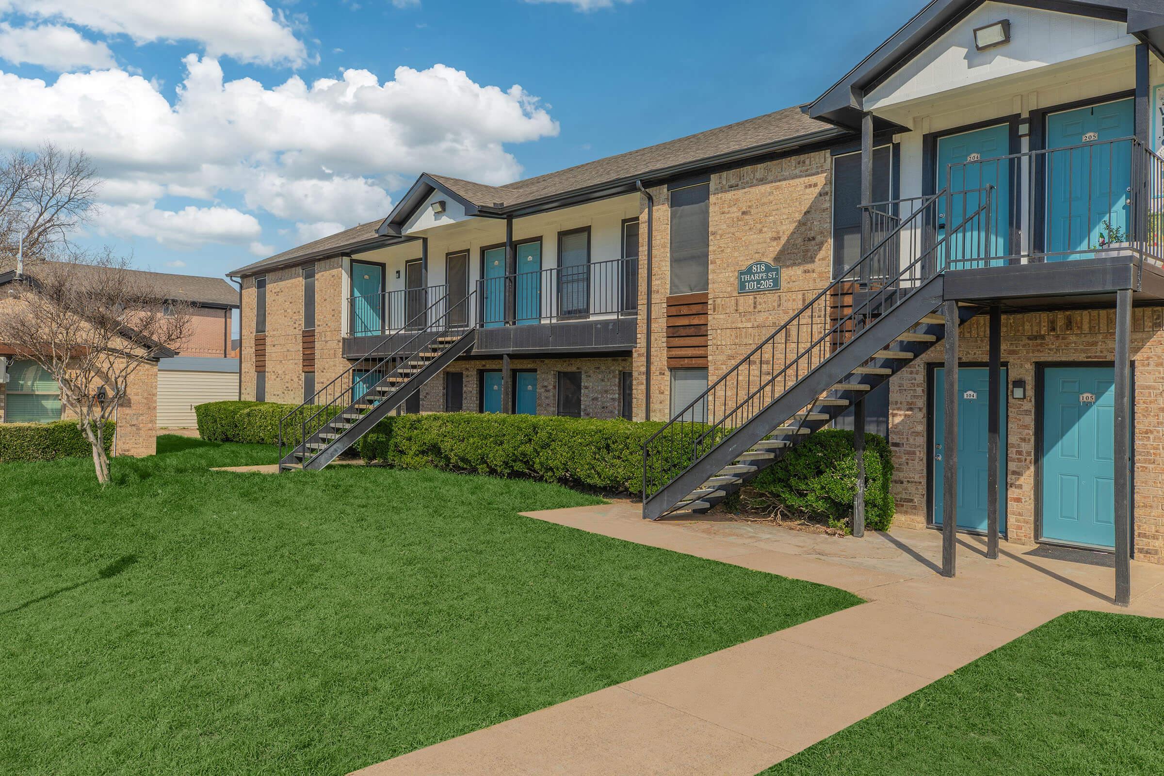 Casa Hills at Collins Park apartments in Arlington, TX