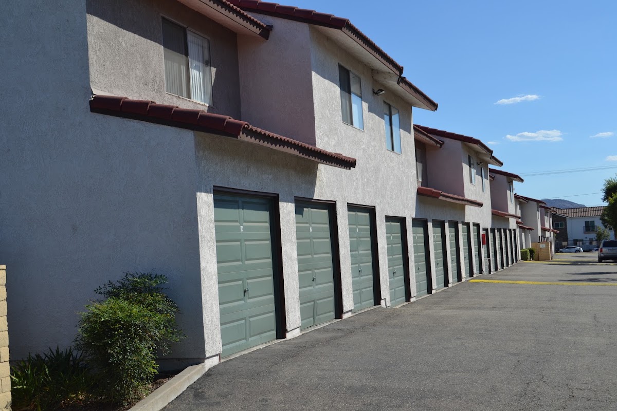 Arrow Crest Apartments apartments in Fontana, CA
