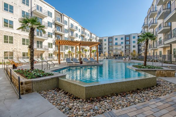 Promenade at Las Colinas apartments in Irving, TX