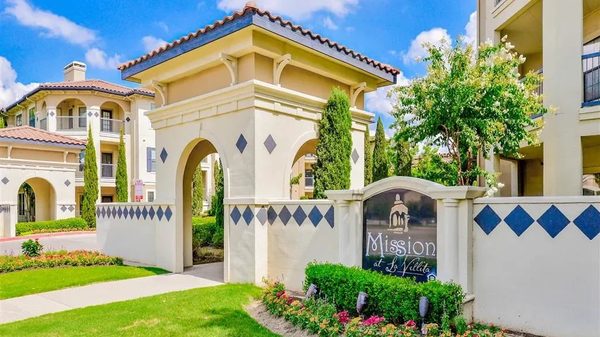 Mission at La Villita Apartments apartments in Irving, TX