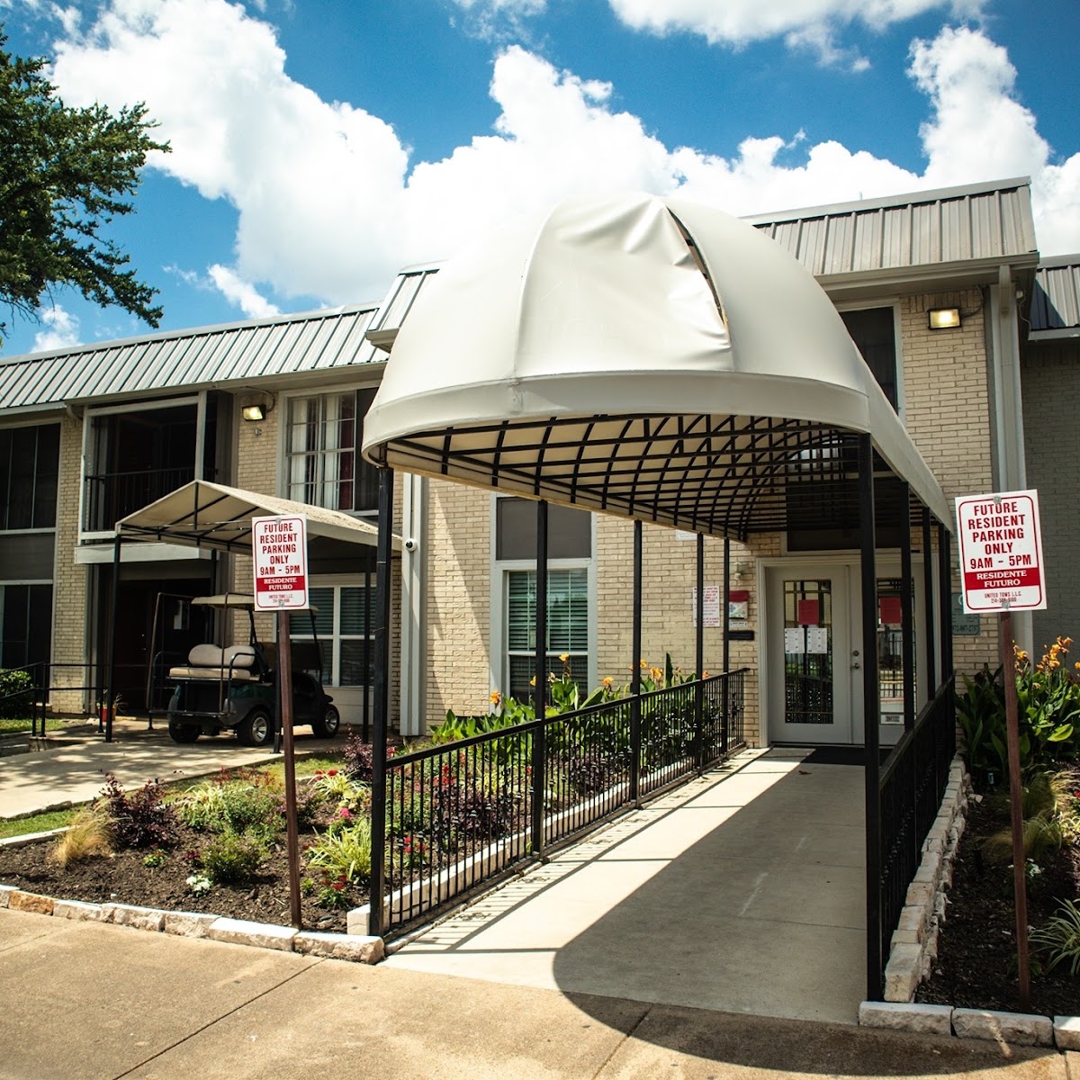 El Rancho Apartments apartments in Dallas, TX