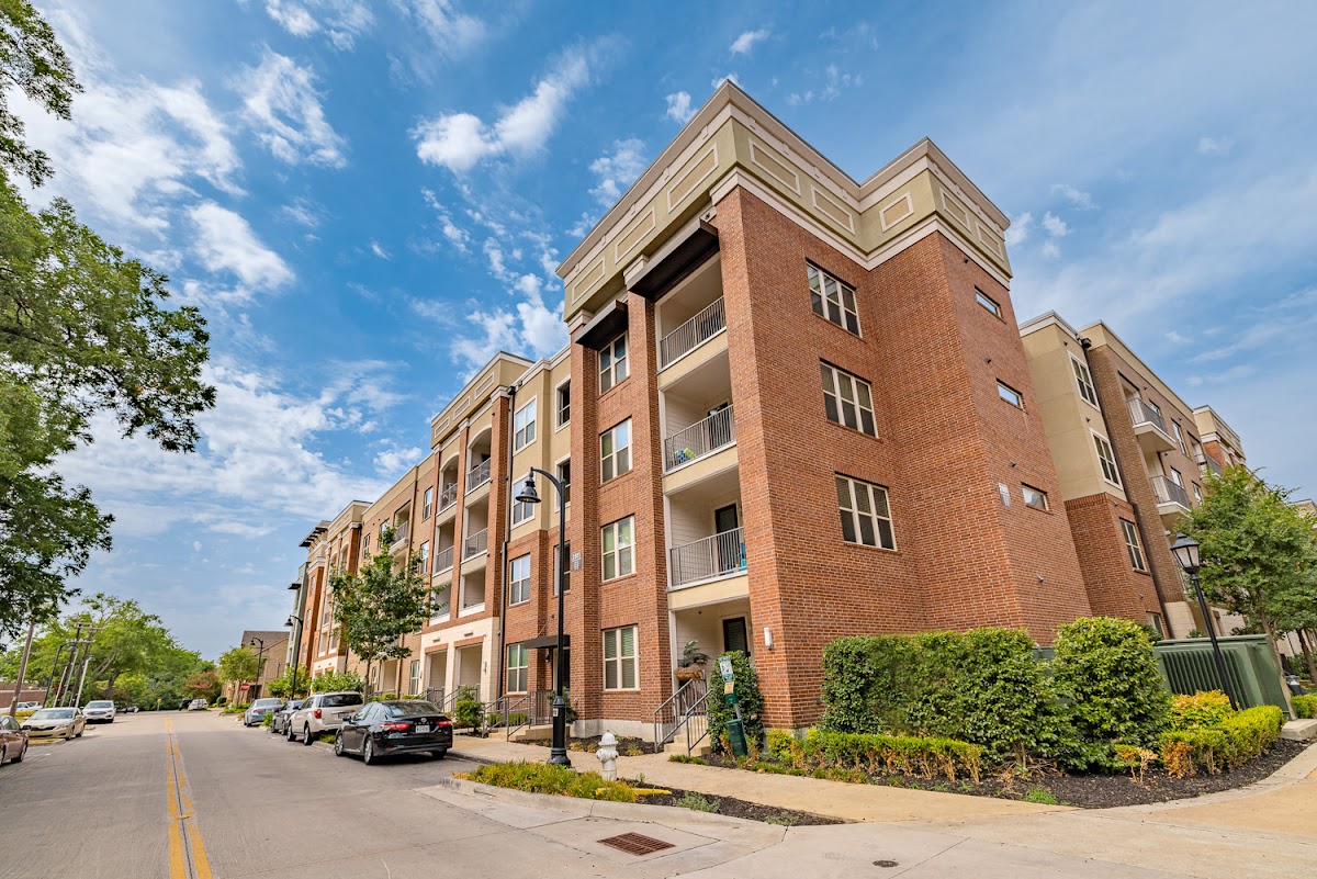 Mustang Station Apartments apartments in Farmers Branch, TX