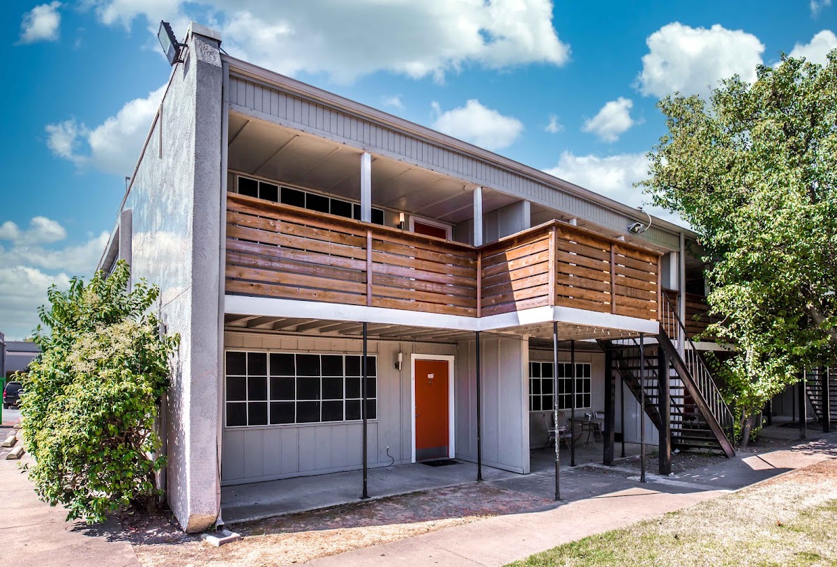 The Residence at Midtown apartments in Dallas, TX