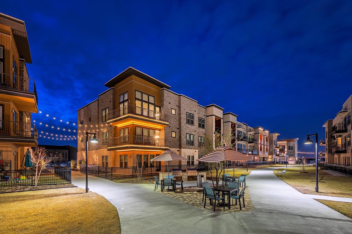 Boardwalk at Mercer Crossing Apartments apartments in Farmers Branch, TX
