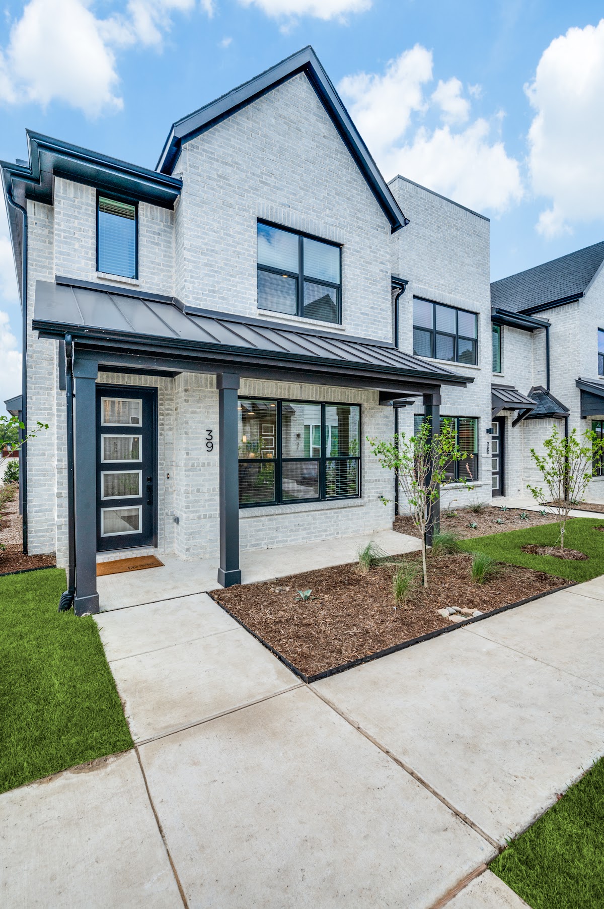 Avena | Townhomes for Rent apartments in Farmers Branch, TX