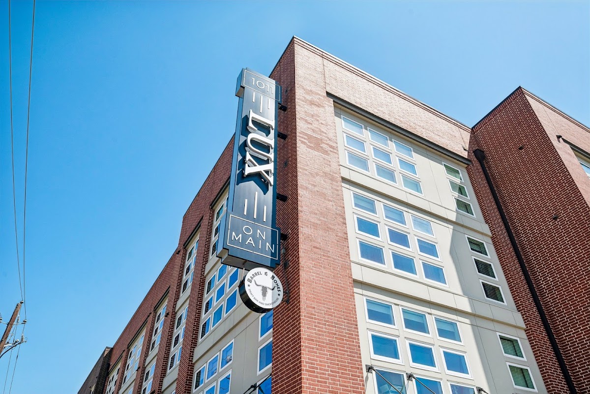 Lux on Main apartments in Carrollton, TX