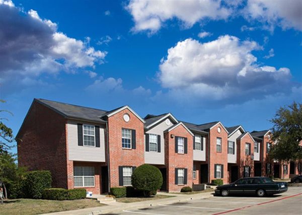 Centerville Pointe Apartments apartments in Garland, TX