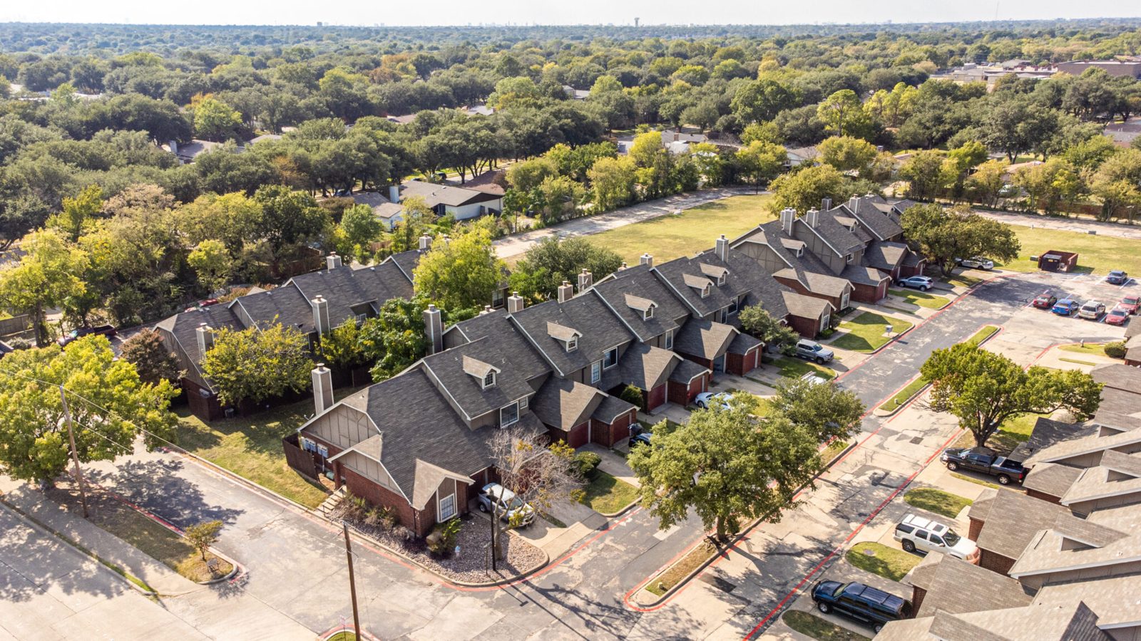 Wyngate Townhomes apartments in Garland, TX