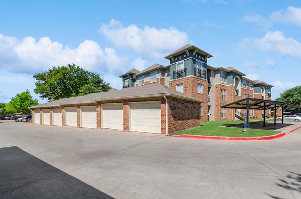 The Belmont at Duck Creek Apartments apartments in Garland, TX