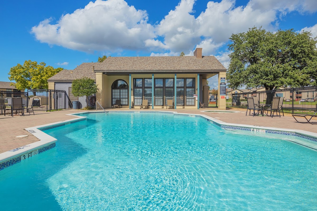 The Arts Apartments at Broadway Commons apartments in Garland, TX