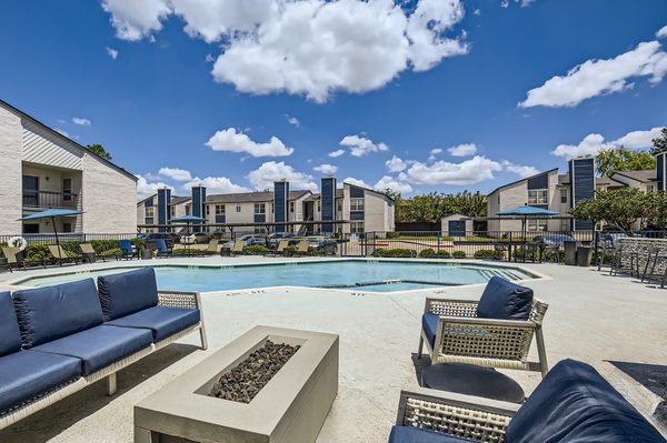 Rise Gateway apartments in Garland, TX