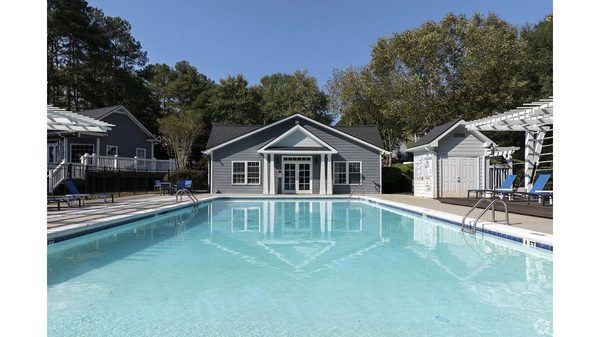 Aqua at Sandy Springs apartments in Sandy Springs, GA