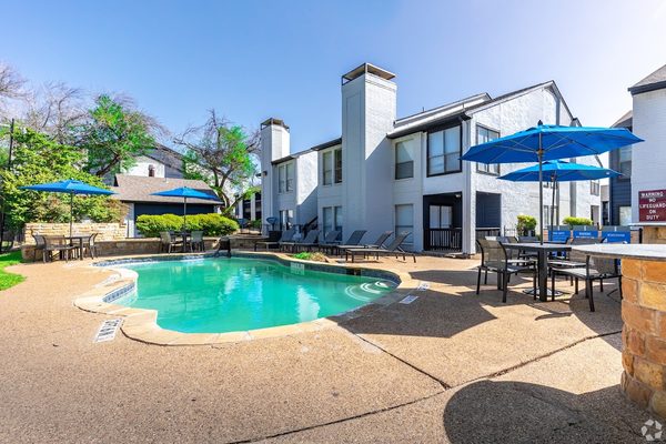 The Larsen Apartments apartments in Dallas, TX