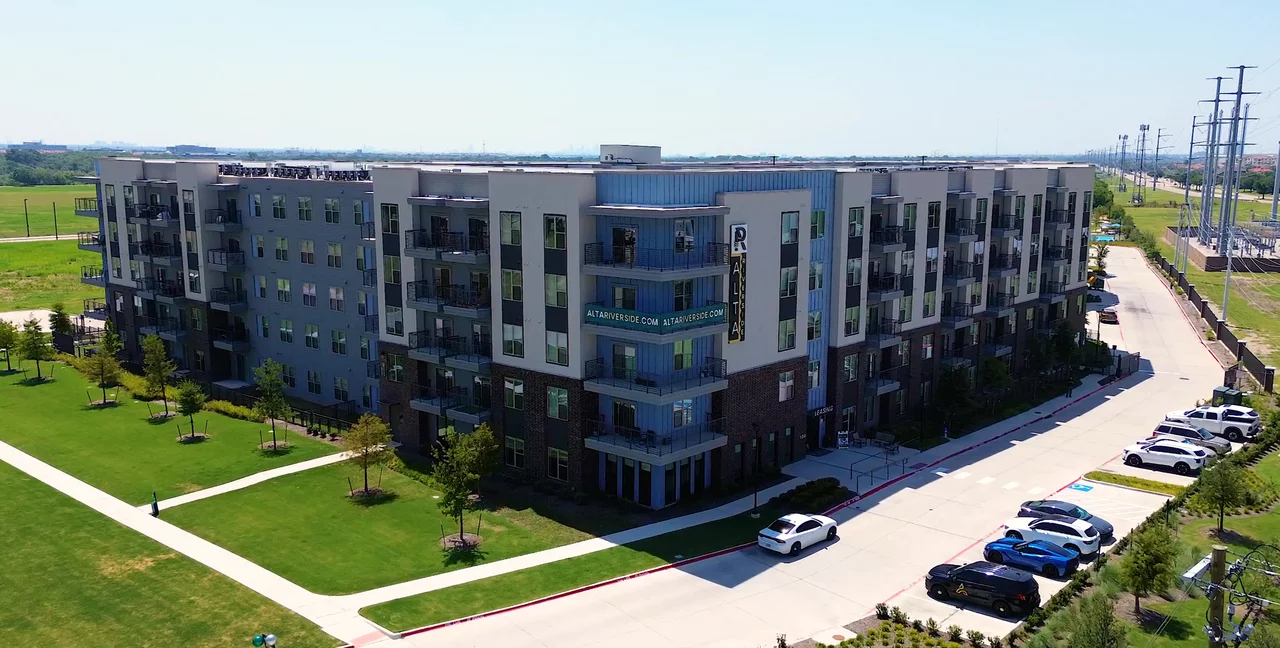 Alta Riverside apartments in Irving, TX
