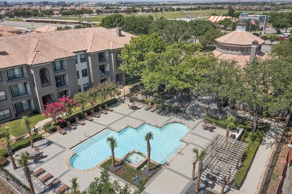 The Lyndon apartments in Irving, TX