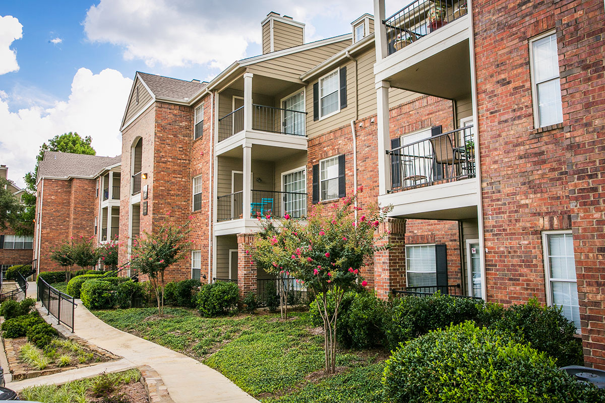 MacArthur Ridge Apartments apartments in Irving, TX