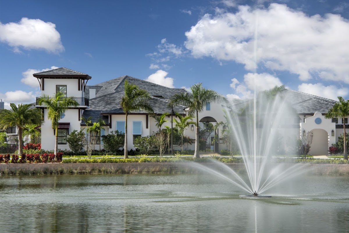 The Point at Southern Blvd apartments in Royal Palm Beach, FL