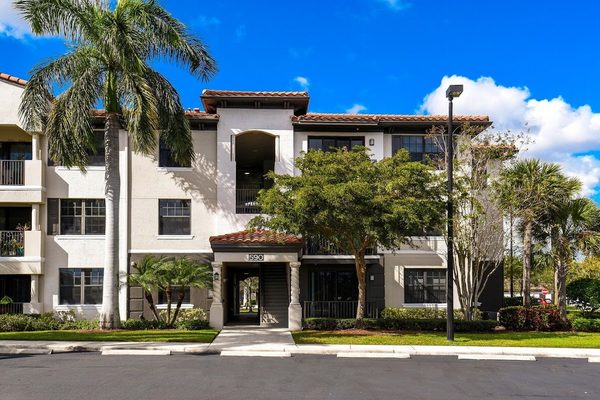 The Point at Royal Palm Beach apartments in Royal Palm Beach, FL