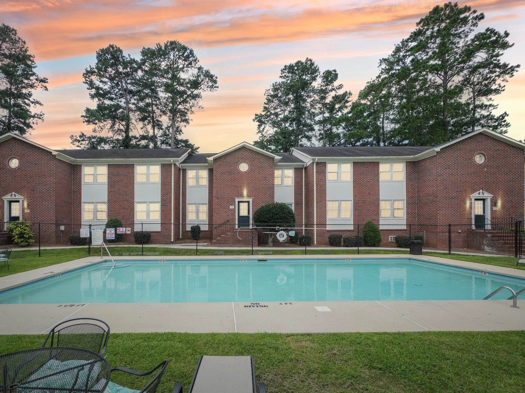 Morganton Arms Apartments apartments in Fayetteville, NC