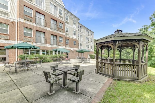 Vistas at Lake Largo apartments in Upper Marlboro, MD