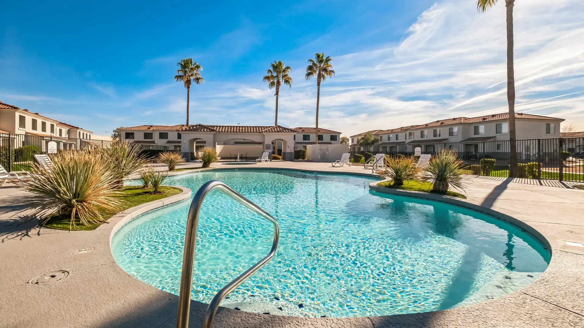 Rancho Del Sol apartments in Peoria, AZ