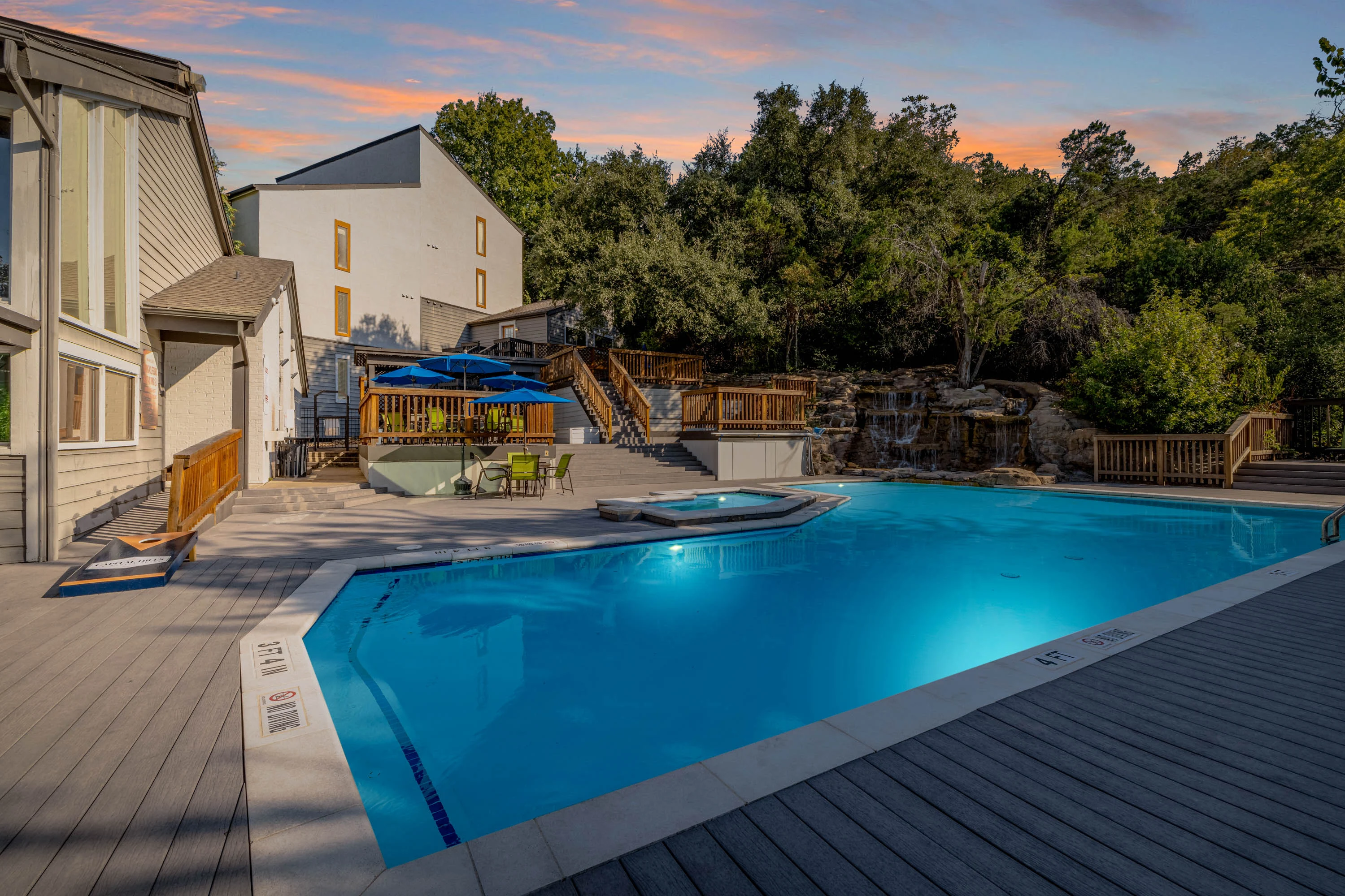 Capital Hills Apartment Homes apartments in Austin, TX