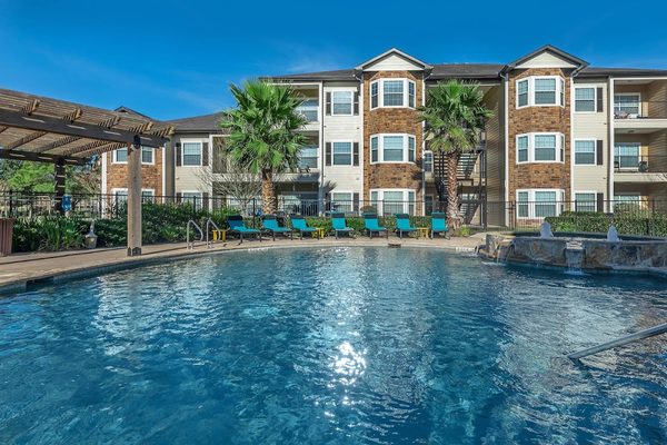 West End Lodge apartments in Beaumont, TX
