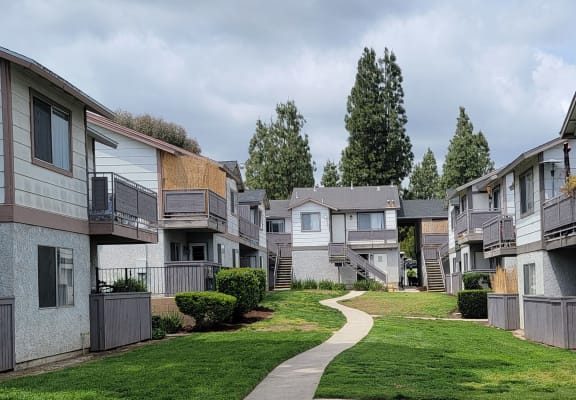 Grand Oaks Apartment Homes apartments in Lake Elsinore, CA