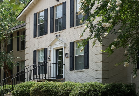 Greystone at Country Club apartments in Columbus, GA
