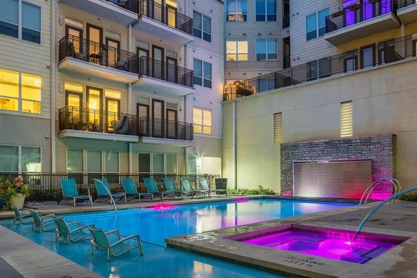 The Marq on West 7th apartments in Fort Worth, TX