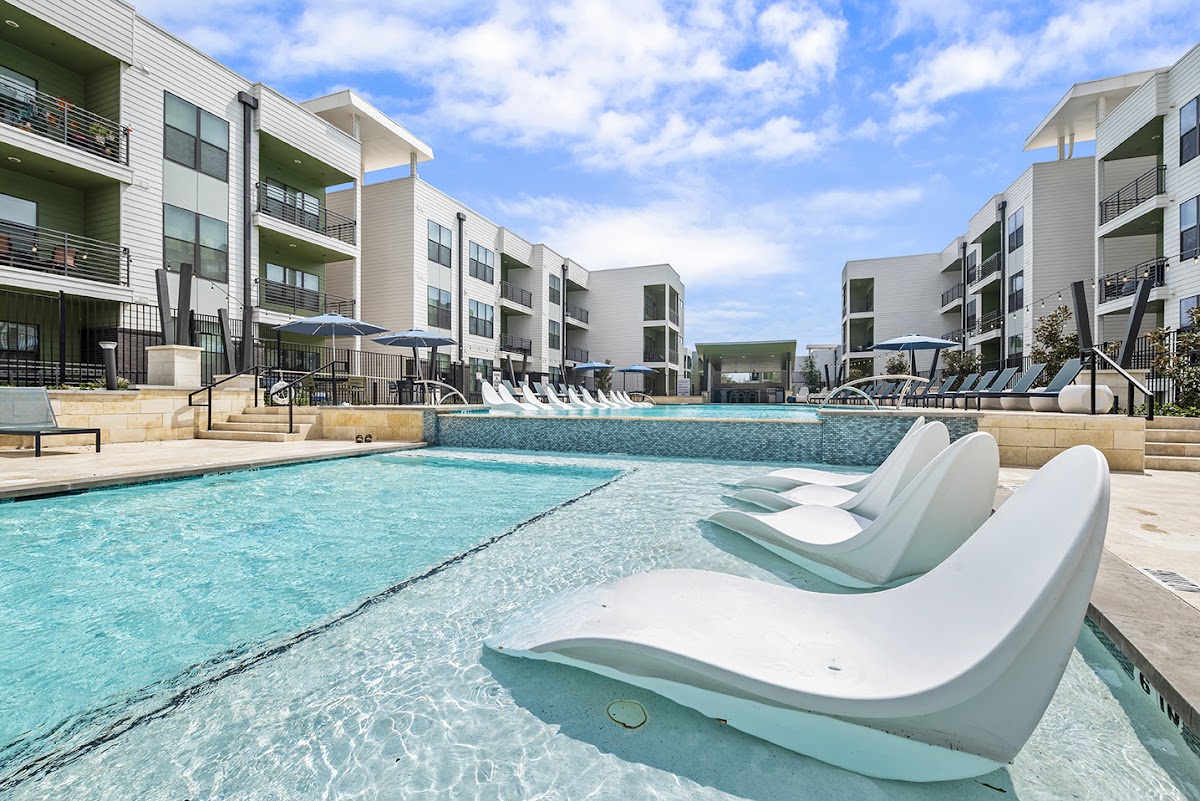 Cortland Bluff Springs apartments in Austin, TX