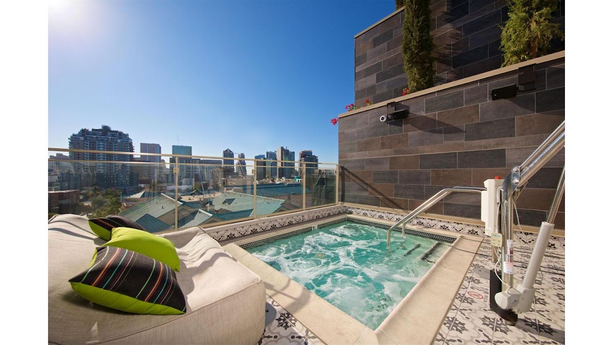 Eighteen Ten State St. apartments in San Diego, CA