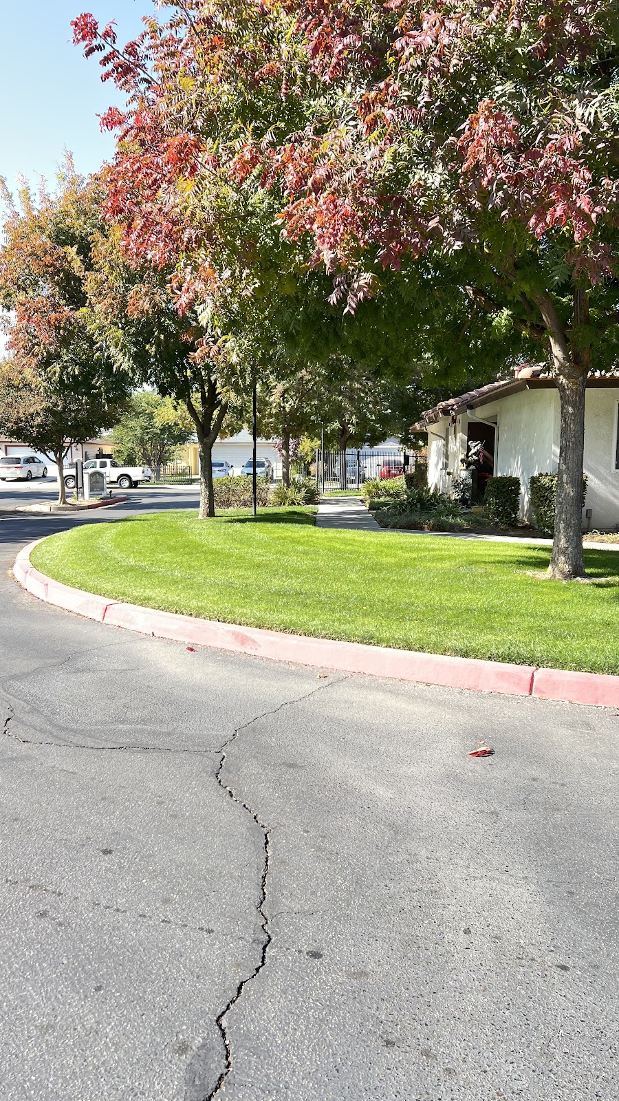 Oak Park Senior Villas apartments in Fresno, CA