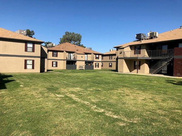 Sunrise Apartments apartments in Bakersfield, CA