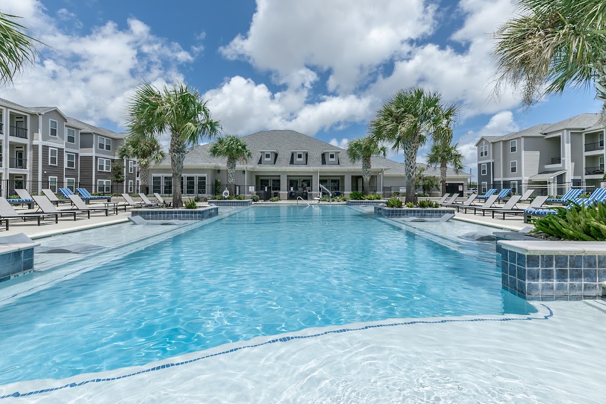The Retreat Corpus Christi apartments in Corpus Christi, TX