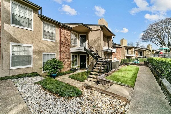 Rise Apollo Heights apartments in Garland, TX