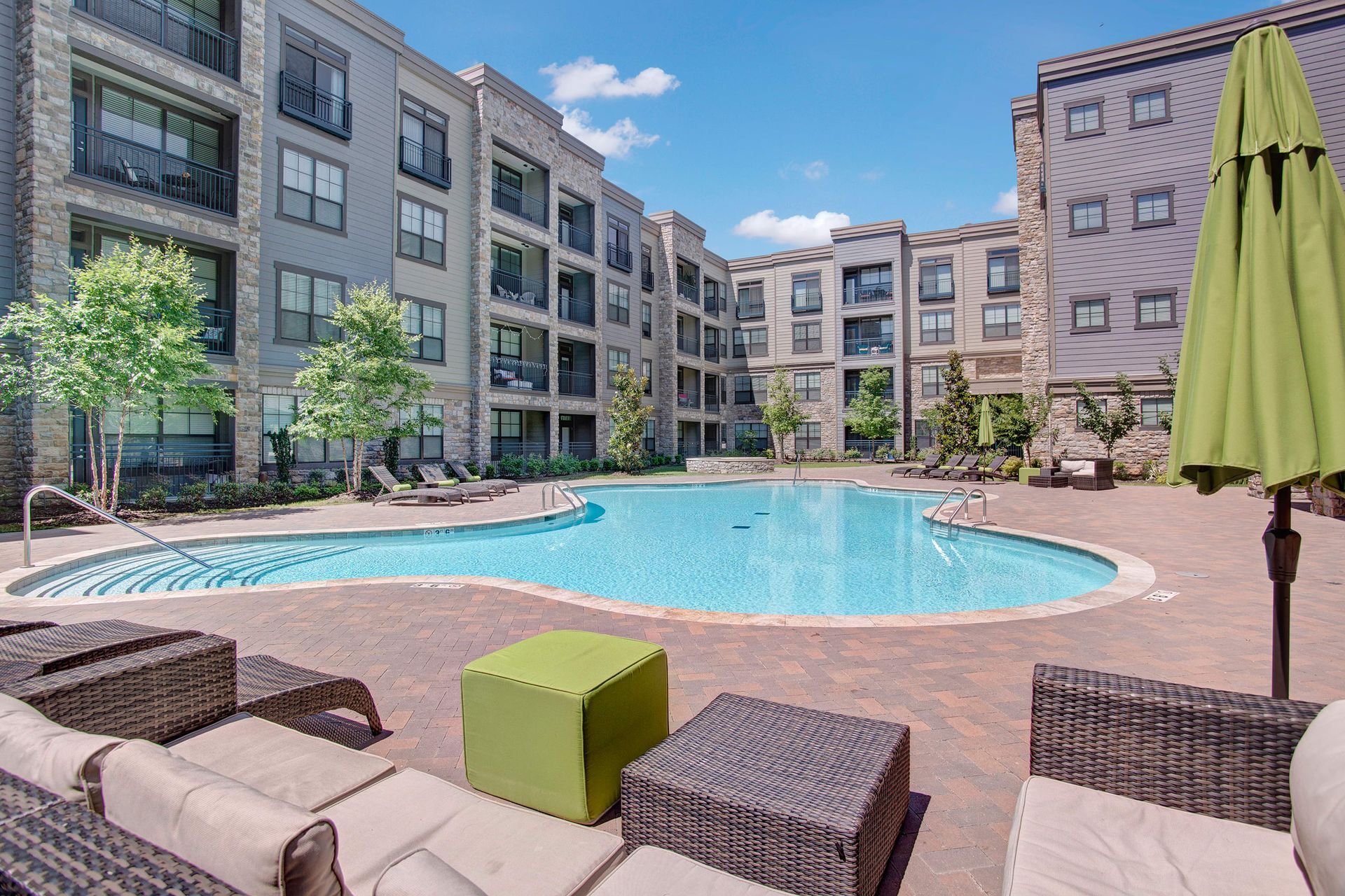 Enclave at Brookside apartments in Tulsa, OK