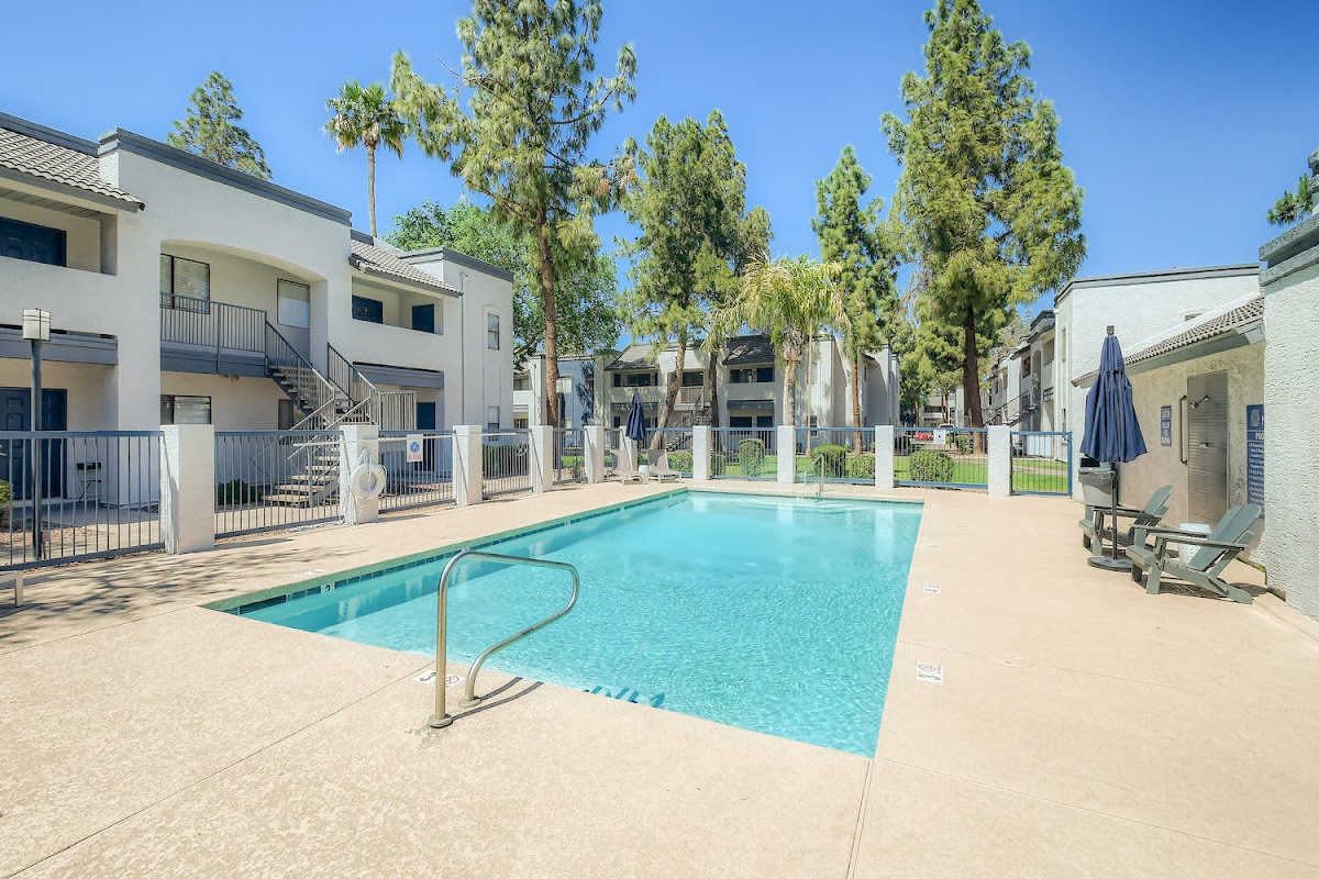 Rise Broadway apartments in Mesa, AZ