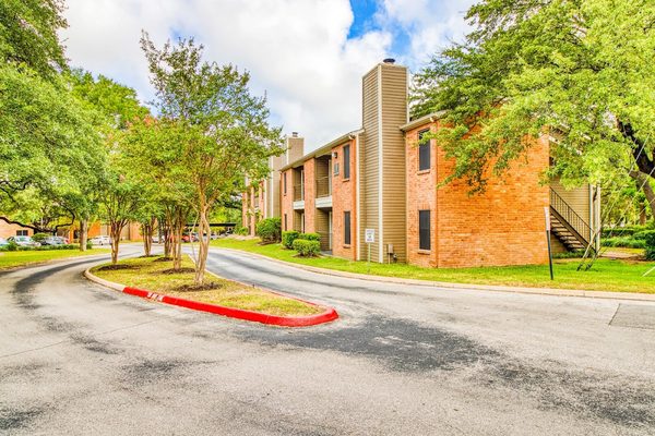 Village Oaks Apartments apartments in Austin, TX