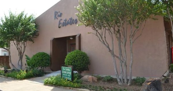 Rio Estates apartments in Dallas, TX