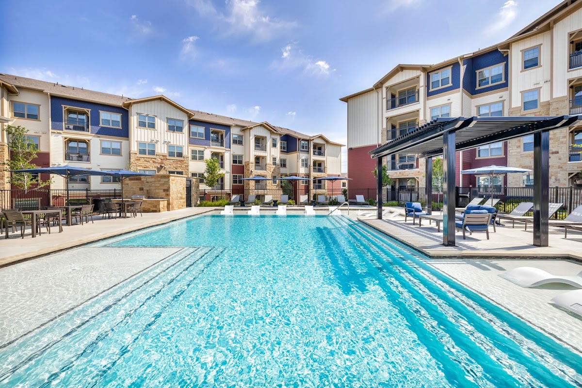 The James on Grand Avenue apartments in Austin, TX