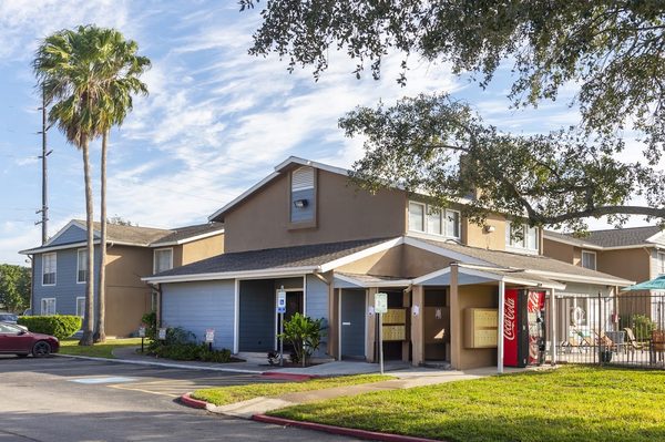 La Residencia Apartments apartments in Brownsville, TX